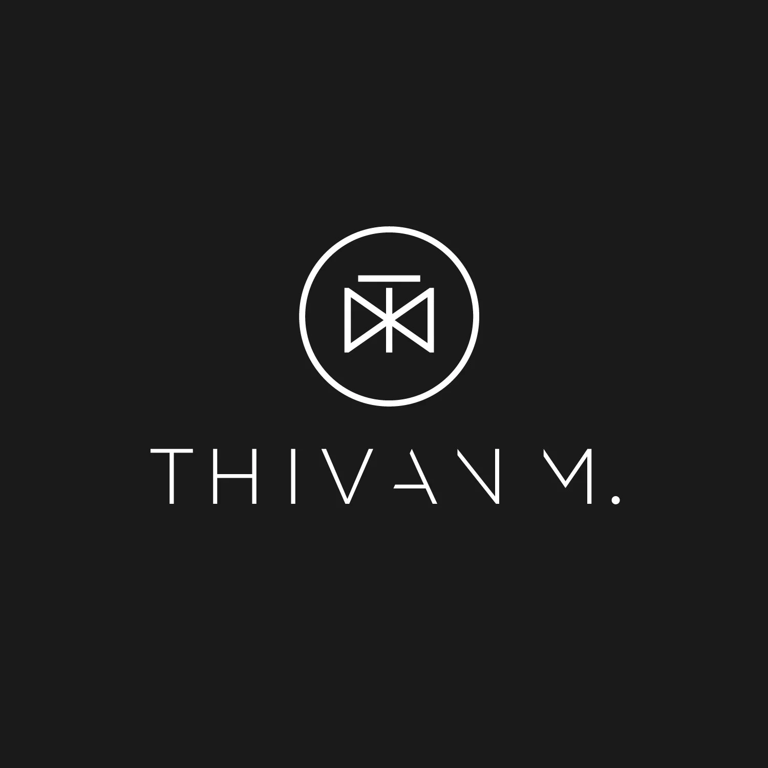 Logo Thivan M. en version blanche